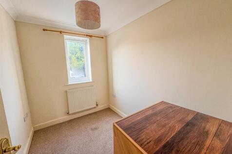 16 barge close-09.jpg