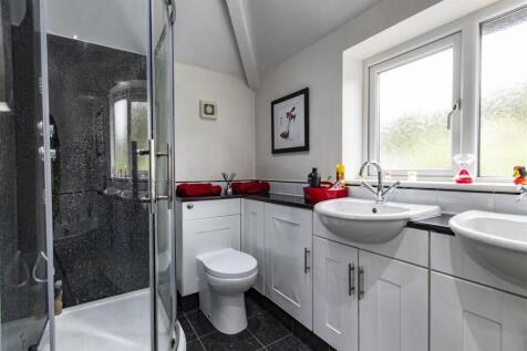 En Suite Bathroom