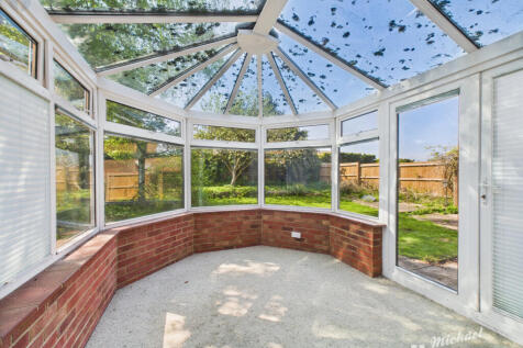 CAM03218G0-PR0625-STILL006