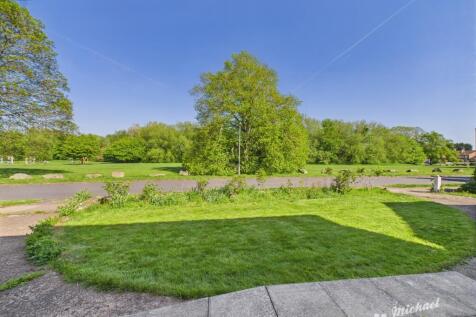 CAM03218G0-PR0625-STILL027