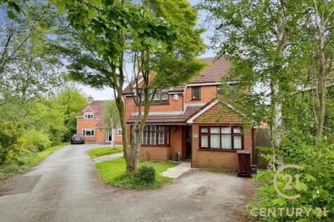 Well-presented four bedroom detached property with gym and hot tub located on Clifton Avenue, L26