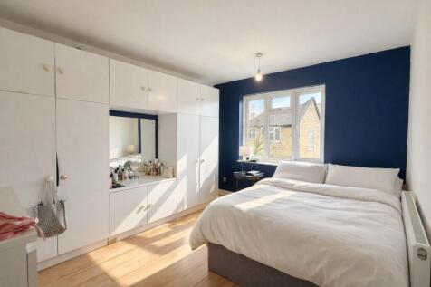 India Dock Rd, E14 House For Sale By Barrain Londo