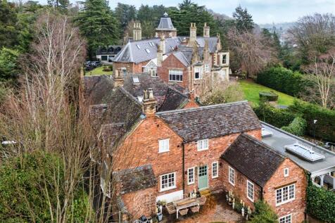 Viewlands Cottage-drone-1.jpg