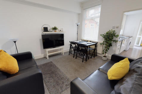 4 Bedroom House in L15 2HG