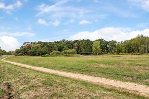 View Reigate Heath