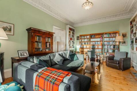 5 bed, 3 bath Detached in Glasgow - Photo 7