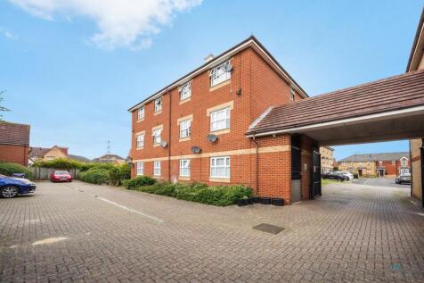 2 bed flat for sale Lupin Crescent, Ilford IG1