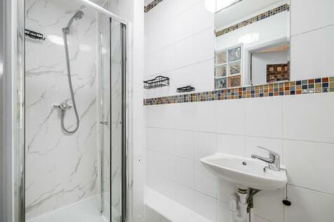 Studio 4, 84 Elphinstone Road-5_web.jpg