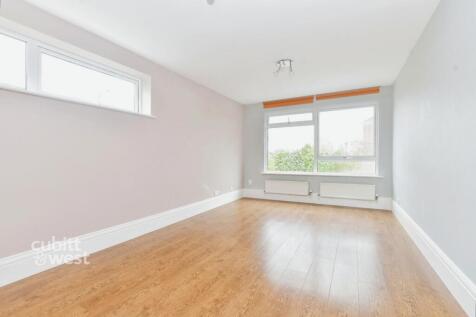 OPEN DAT SATURDAY 11th : Larger than average one bedroom apartment with off-street parking, located within easy reach of Central Sutton.