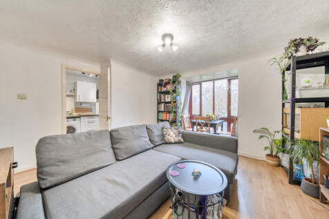 1404575-9-697b6a0...