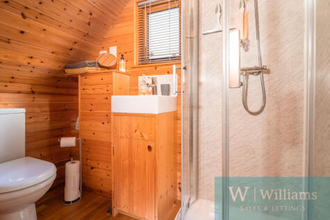 Cabin shower room