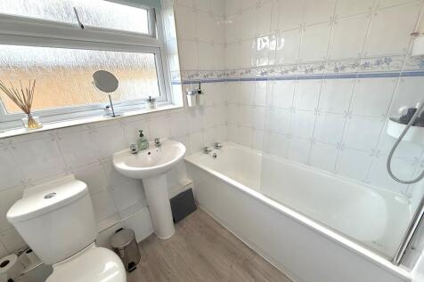 5 Dolphin Court B...