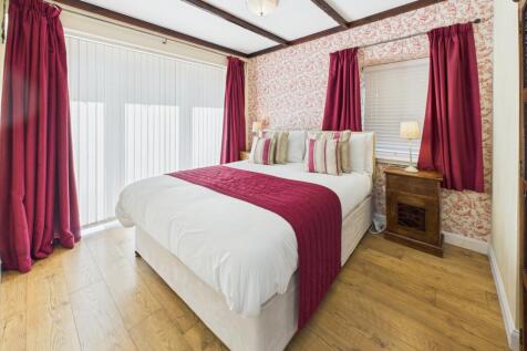 CAM03185G0-PR0115-STILL004