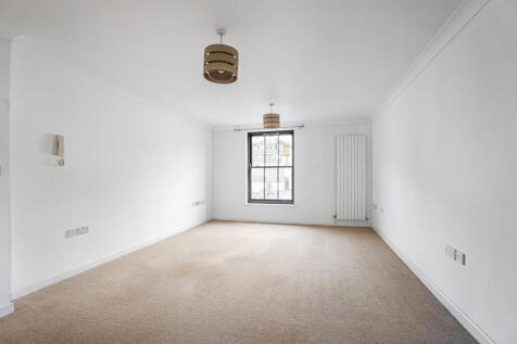 8 Living Room.JPG
