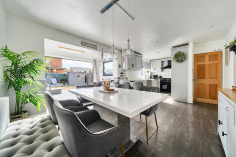 Kitchen/Dining