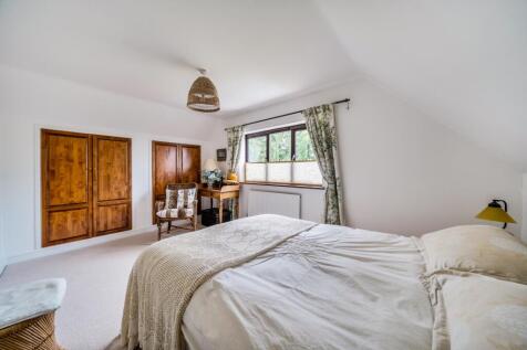 1369975-7-68f146a2de0a7