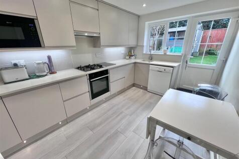 KITCHEN 1.jpg
