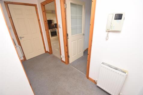 ENTRANCE HALL.JPG