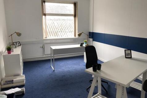 Office to rent in ovenden