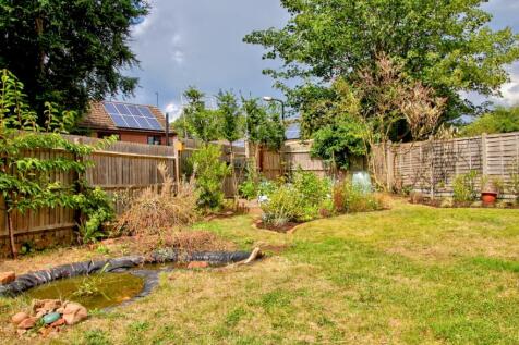 Garden Hall Close Stoneleigh - Matt Clinton EweMov