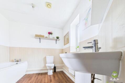 CAM01543G0-PR0151-STILL004