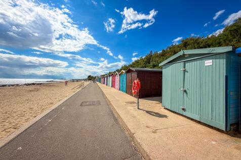 BEACH HUT FRONT