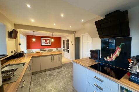 Kitchen 4 Photo, Clockhouse Grove, Burnley, 5 Bedr