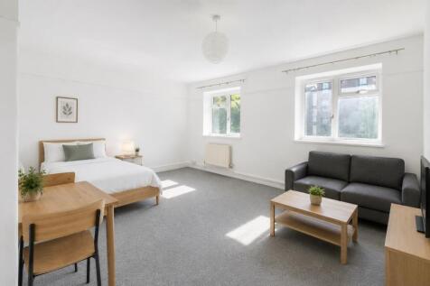 *NO DEPOSIT OPTION* Available Early June is Ground floor Studio in a purpose built block conveniently located for local shops, transport facilities and Blackheath Village. Accommodation is well propor