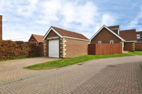 Garage & Driveway