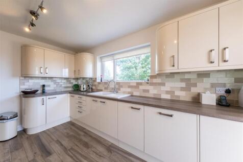 9 Orchard Dene-005.jpg