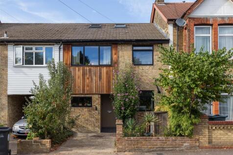 Abbotts Park Road, E10