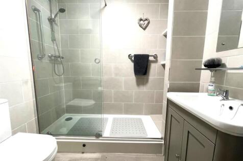 Shower Room.jpg