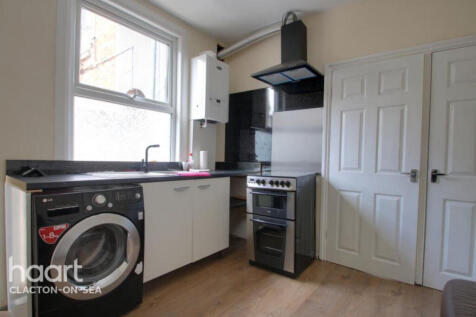 1 Bedroom Flat in CO15 3AE