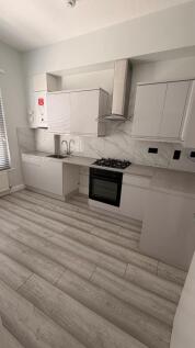 Freshview are proud to present this newly renovated flat in the heart of Hackney. Close to all travel links and local amenities. Please enquire today to arrange a viewing! EPC rating D