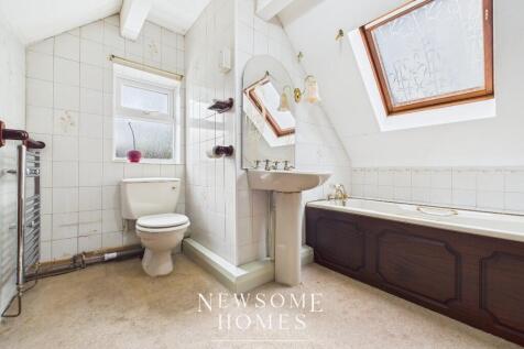 En-Suite Bathroom