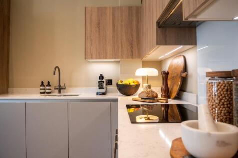 Southsea Show Flat HR-45.jpg