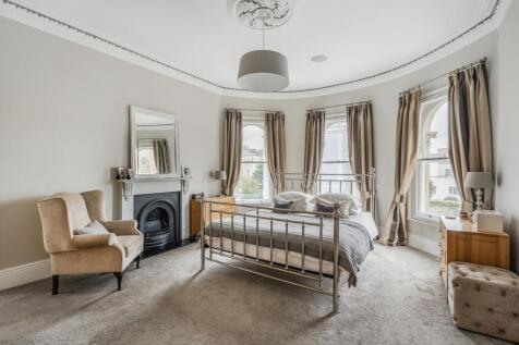 7 bed, 4 bath Detached in Bristol - Photo 12