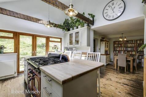 13 Kitchen Diner.jpg