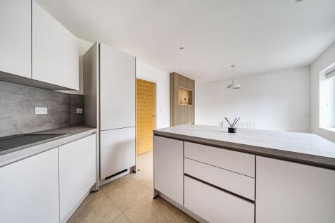 Kitchen/ Dining Room