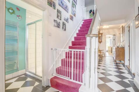 38 Wycombe Road, HP15 6RY-9.jpg