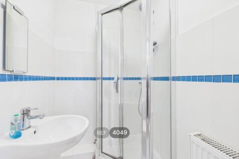 En suite bathroom