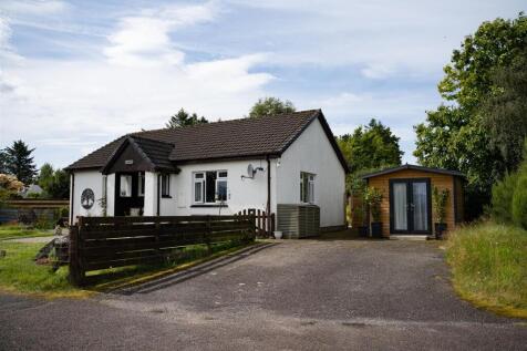 9 Driveway and Garden Room 7 Columba Court.jpg