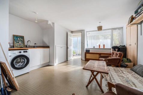 1372559-7-68fb5a7...