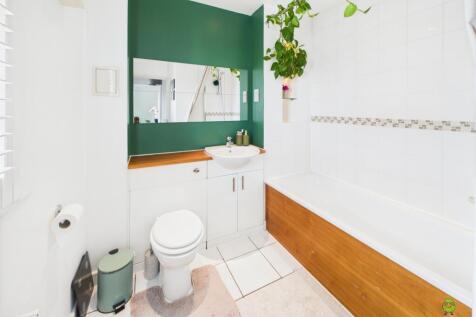 Family Bathroom James Hillier Ewemove Bexley and D