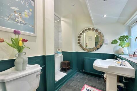 Family  Bathroom.jpg