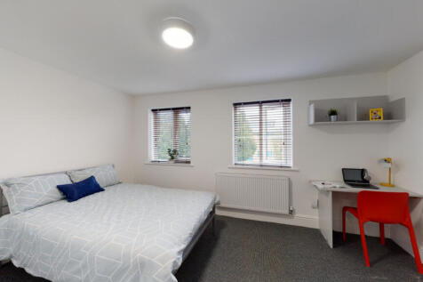 4 Bedroom House in L15 0EE