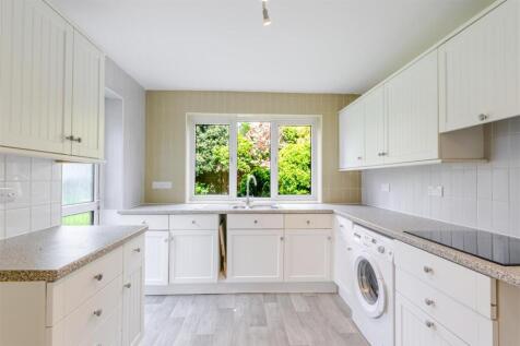 Kitchen 1.jpg