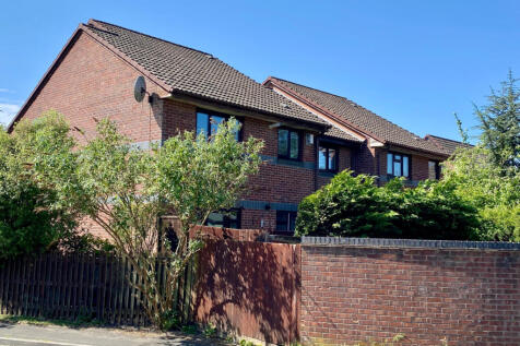 two bedroom ground floor flat with garden