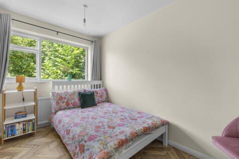 Flat 4 Temple Orchard, Amersham Hill, HP13 6PH-1.j
