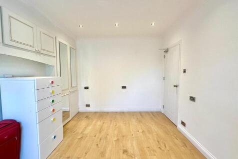 WhatsApp Image 2025-11-05 at 12.30.17 PM (4).jpeg